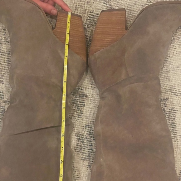 CHARLES BY CHARLES DAVID Noelle Over-The-Knee Slouch Boots size 9 beige - Picture 8 of 16